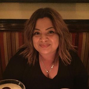 Meet your Posher, Yesenia